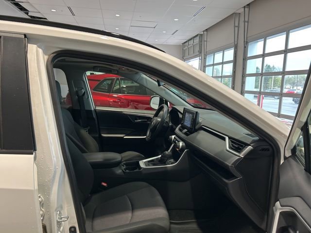 Used 2019 Toyota RAV4 XLE AWD/4WD image 19