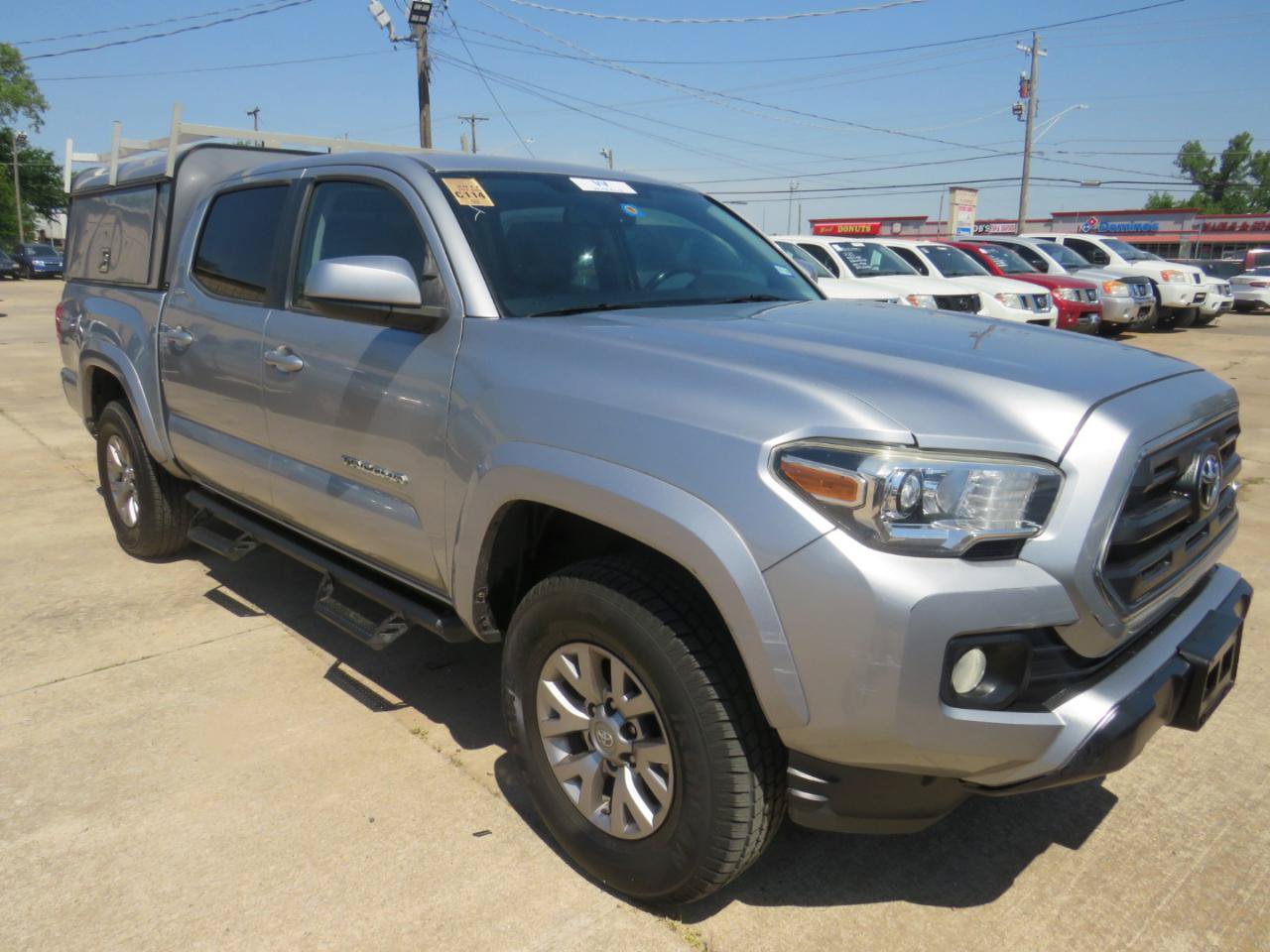 Used 2017 Toyota Tacoma SR5 w/ Tow Package RWD image 3