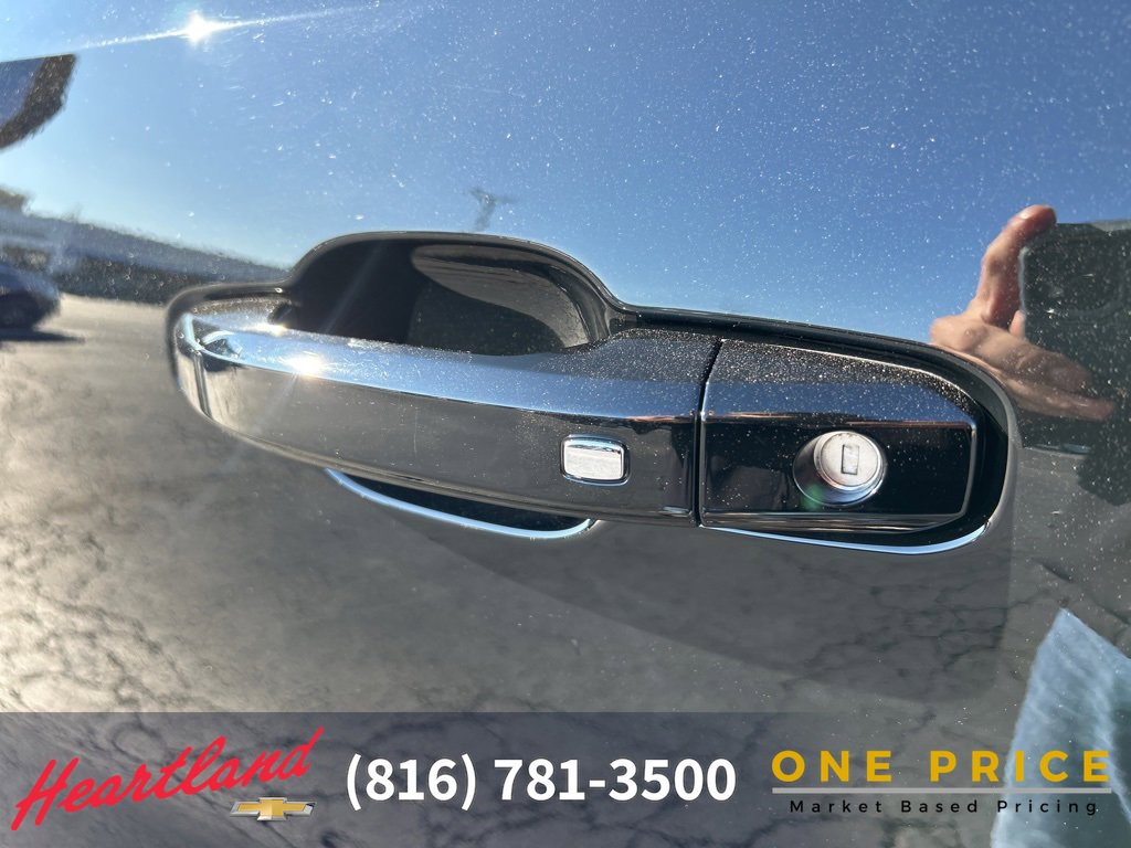 Used 2024 Chevrolet Colorado ZR2 w/ ZR2 Convenience Package III image 16