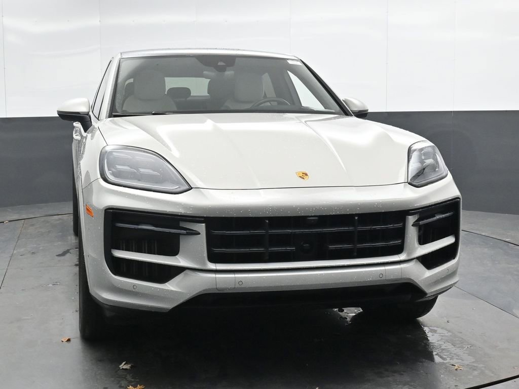 Used 2024 Porsche Cayenne S image 8