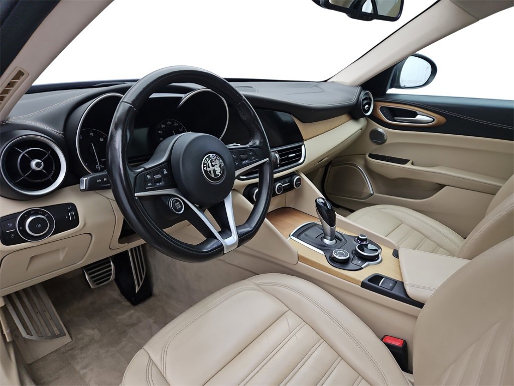 Used 2018 Alfa Romeo Giulia Ti w/ Quick Order Package 22X Lusso image 11
