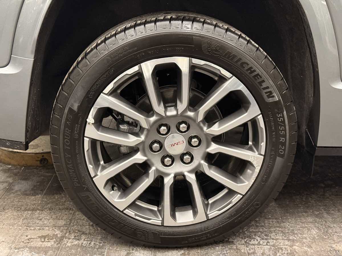 Used 2023 GMC Acadia Denali w/ Denali Technology Package FWD image 36