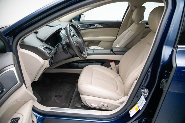 Used 2017 Lincoln MKZ Select w/ Technology Package FWD image 3