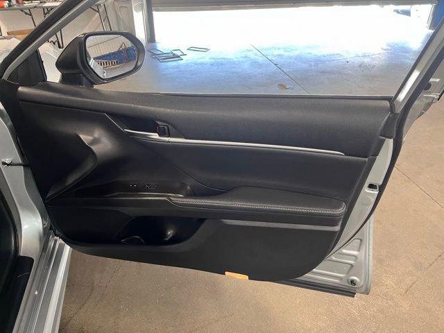 Used 2022 Toyota Camry XSE w/ Navigation Package image 13