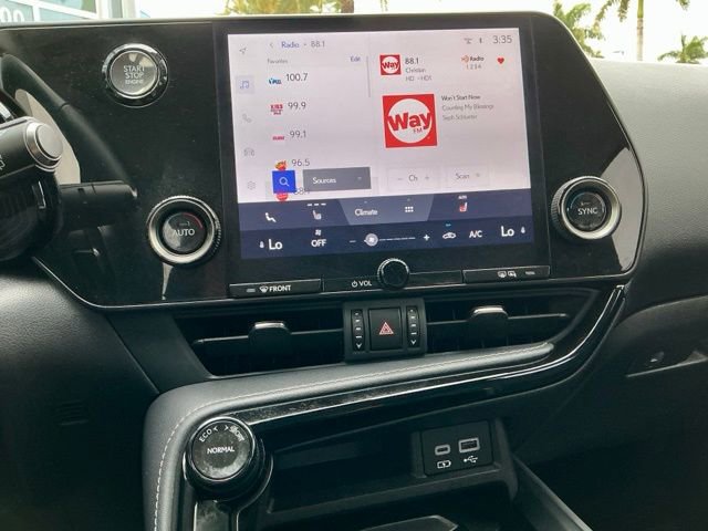 Used 2023 Lexus NX 250 FWD w/ Towing Package (2000 Lbs) image 22