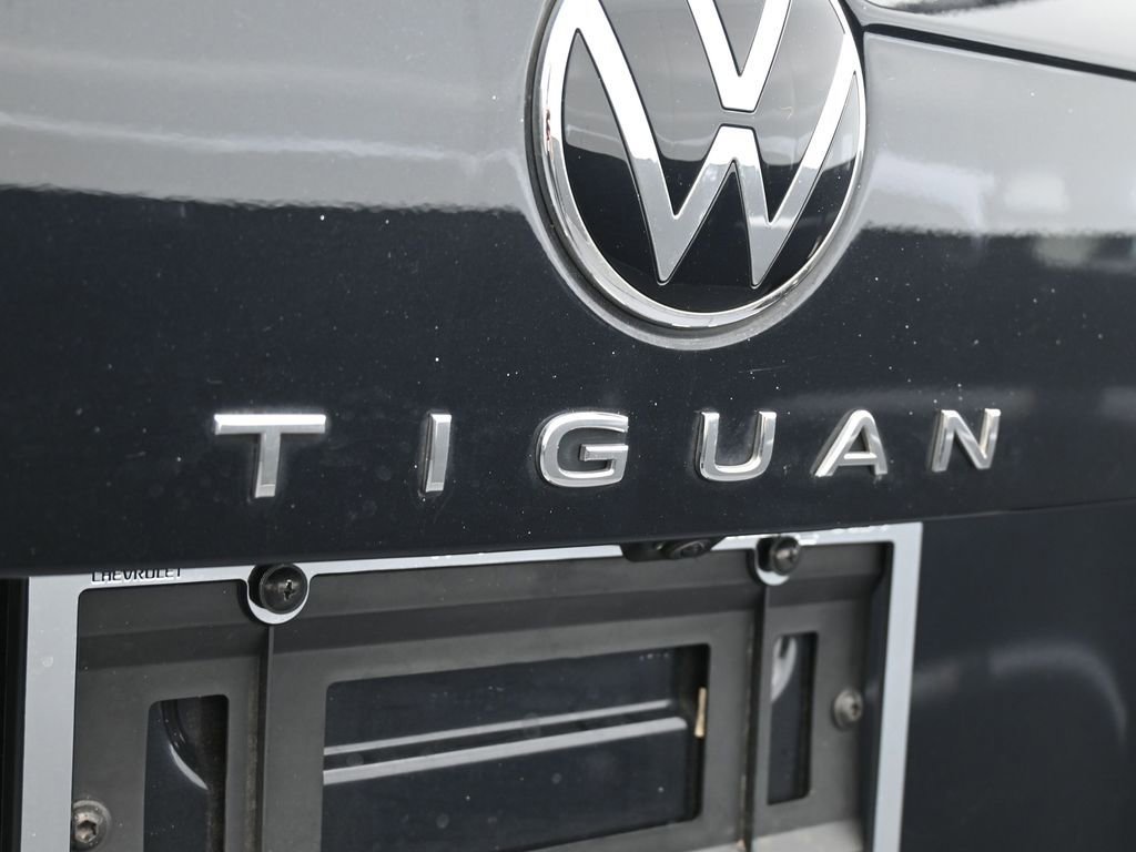 Used 2022 Volkswagen Tiguan SEL R-Line image 40