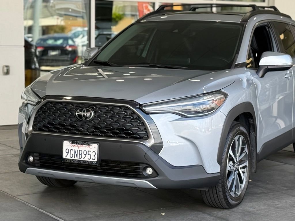 Certified 2022 Toyota Corolla Cross XLE w/ Convenience Package image 3
