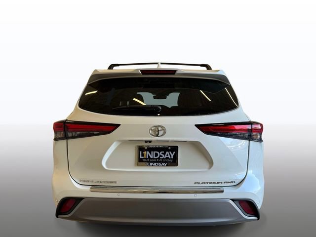 Used 2021 Toyota Highlander Platinum image 11