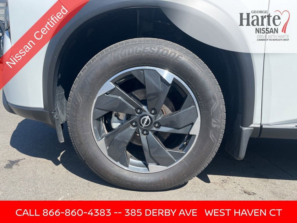 Certified 2025 Nissan Rogue SV image 13