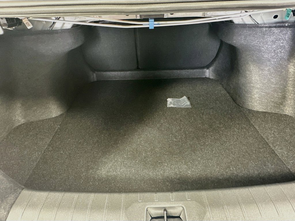 New 2027 Nissan Sentra SR w/ Floor Mat Package FWD image 31