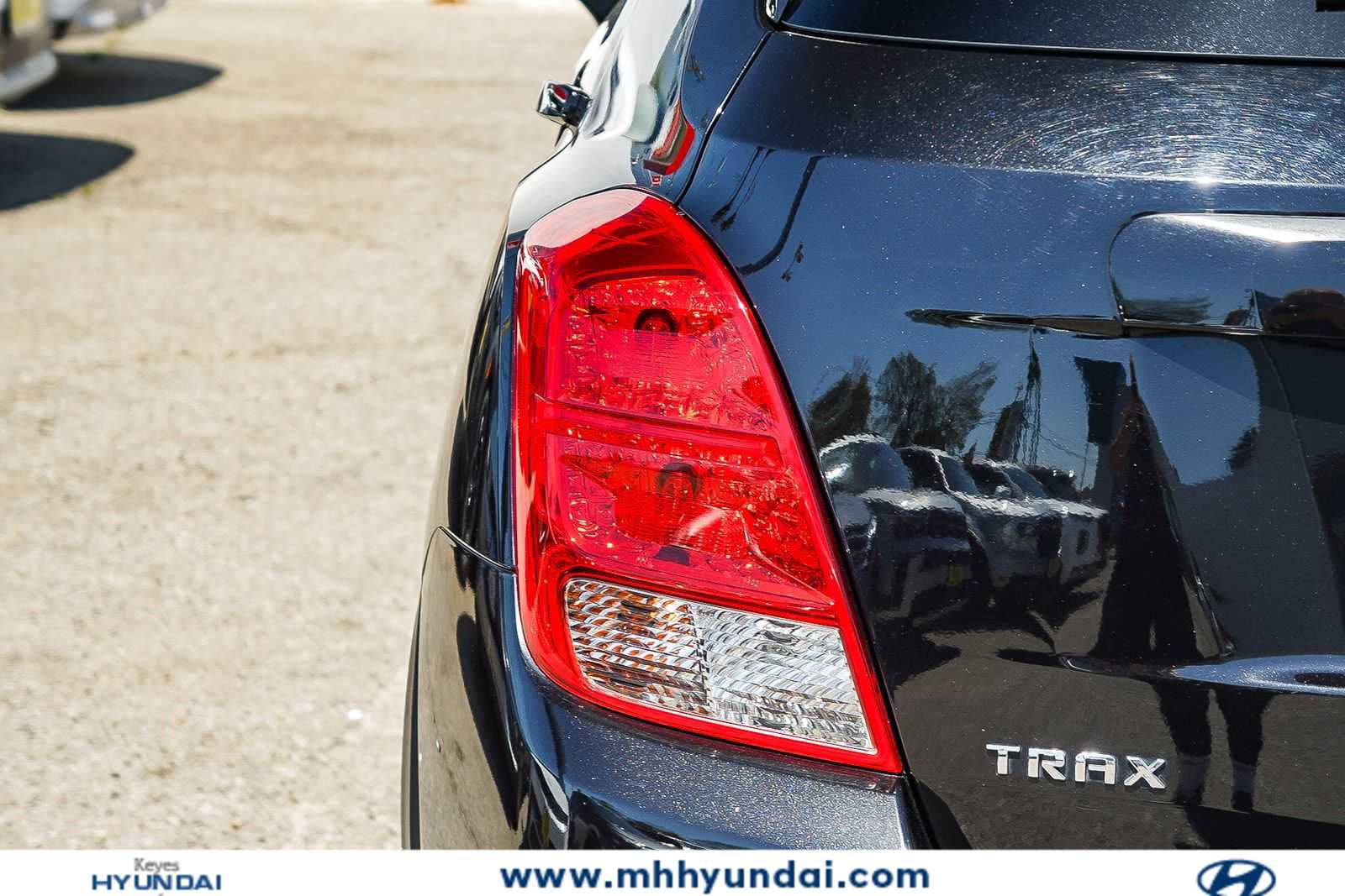 Used 2020 Chevrolet Trax LS w/ Tint and Cruise Package FWD image 7