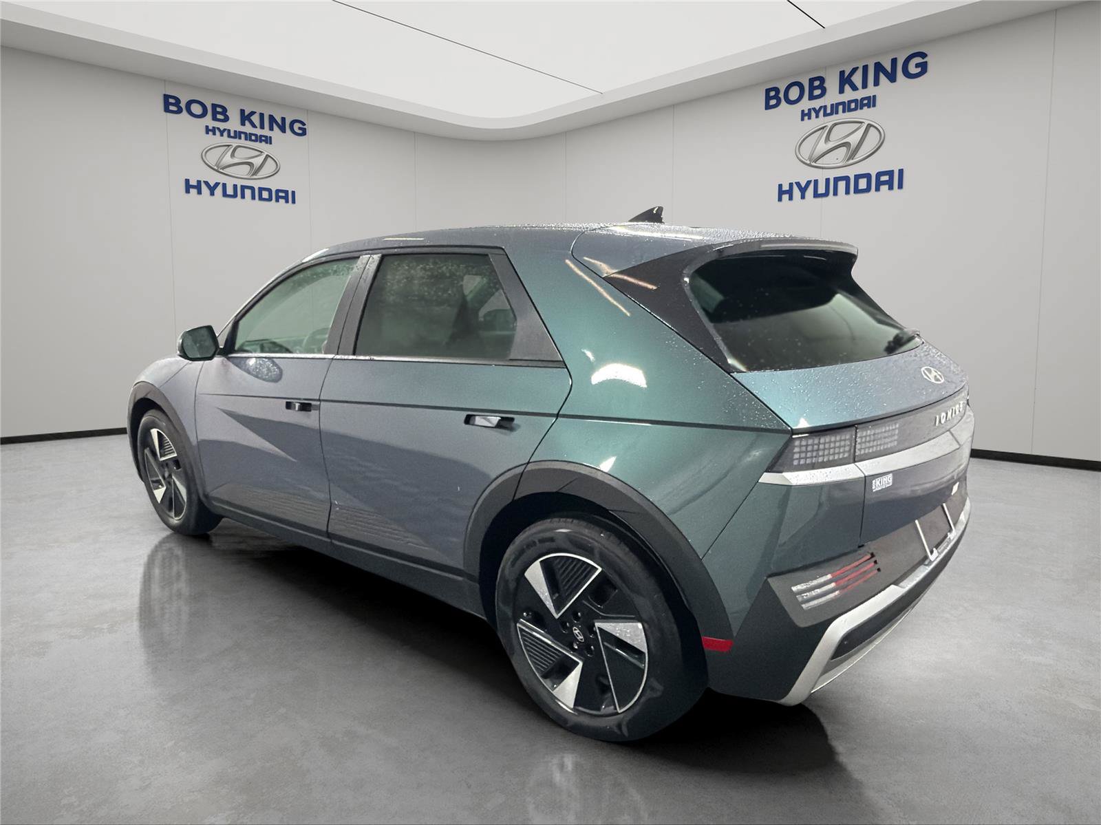 New 2026 Hyundai Ioniq 5 SE AWD/4WD image 3