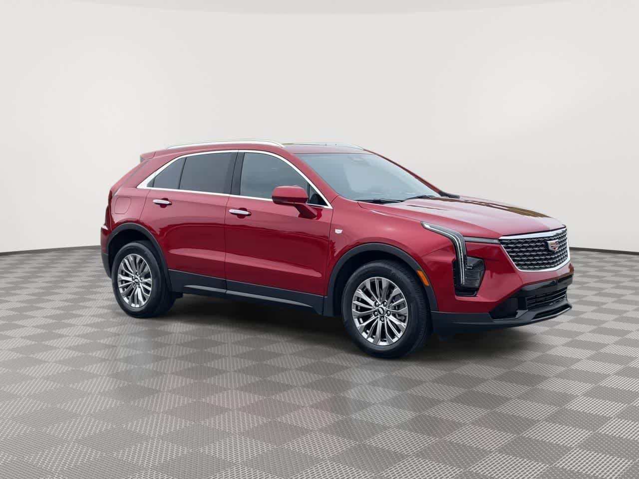 Used 2024 Cadillac XT4 Premium Luxury AWD/4WD image 2