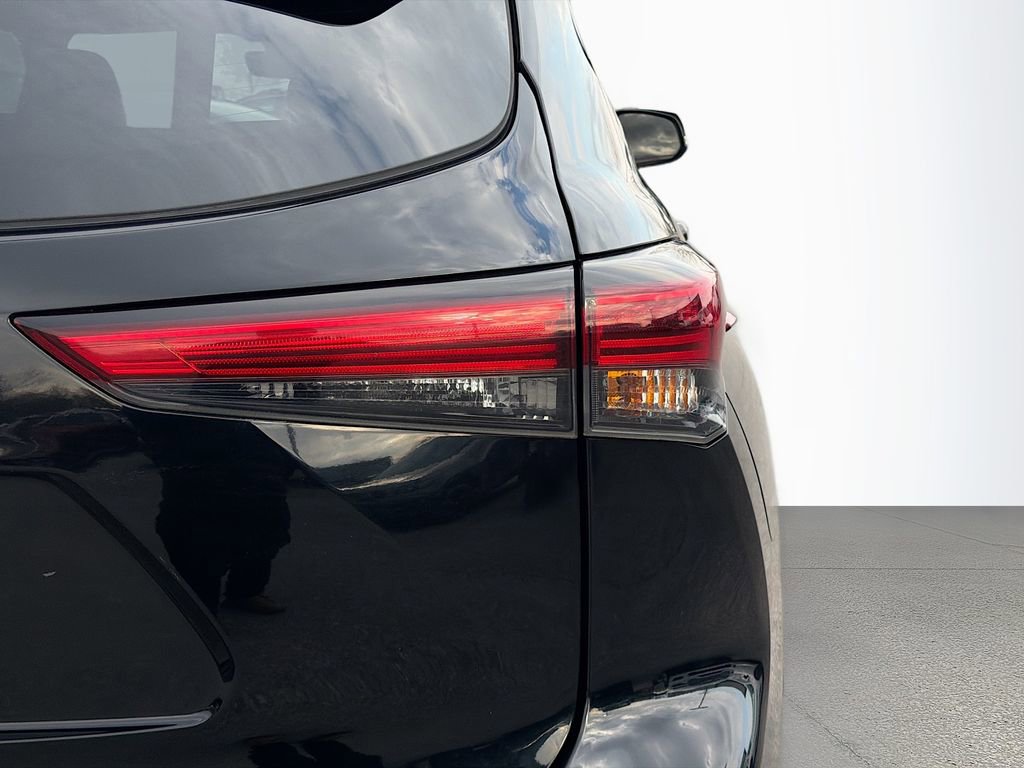 Used 2023 Toyota Highlander XSE image 12
