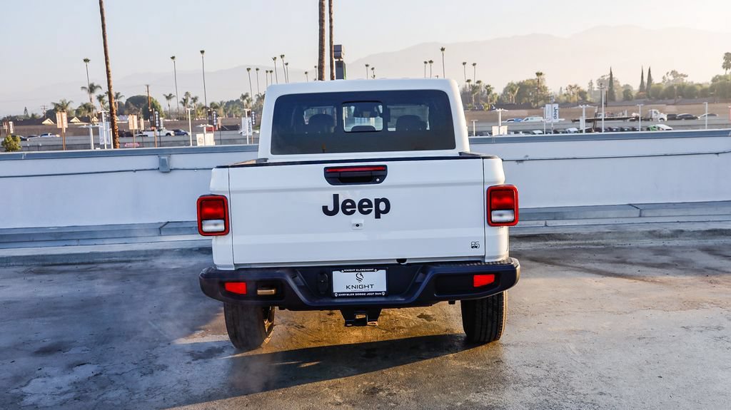 New 2026 Jeep Gladiator Sport AWD/4WD image 8
