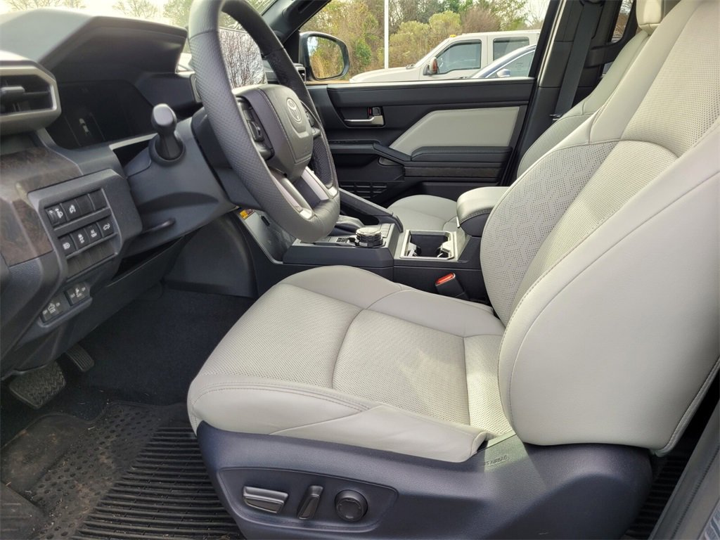 Used 2024 Toyota Tacoma Limited image 7