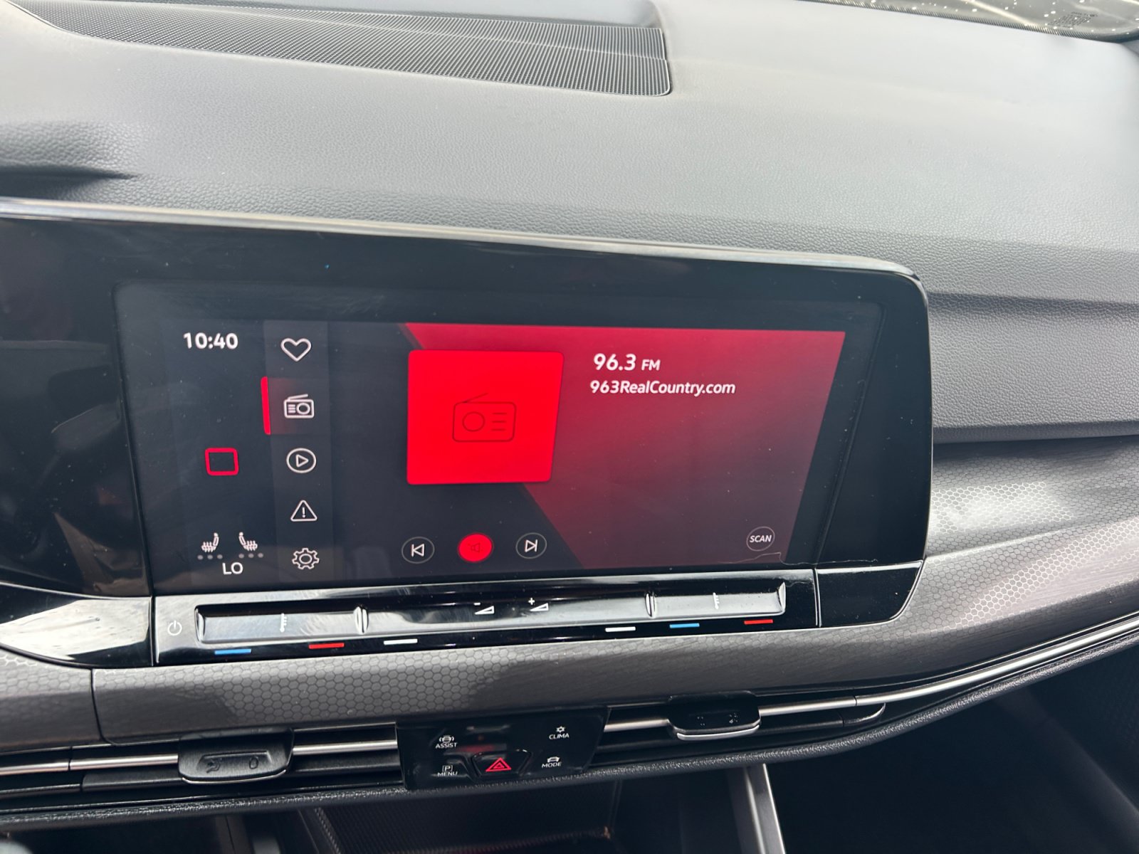 Used 2022 Volkswagen GTI SE FWD image 26