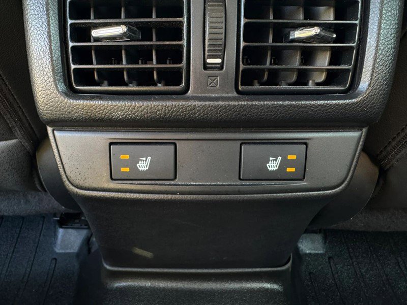 Used 2016 Subaru Legacy 3.6R Limited image 26