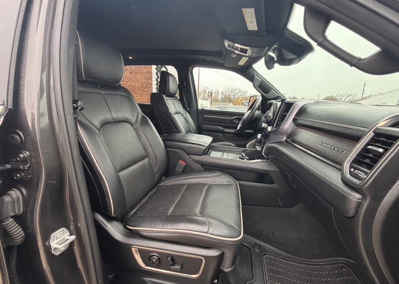 Used 2020 RAM 1500 Limited image 29