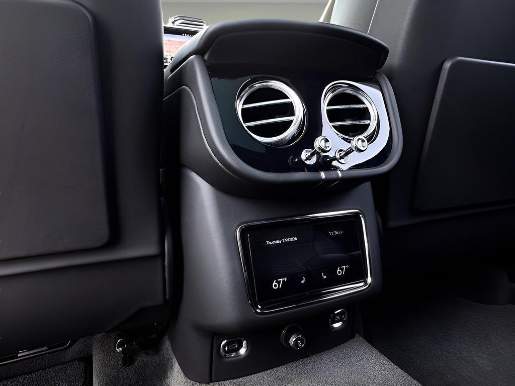 Used 2021 Bentley Bentayga AWD/4WD image 20