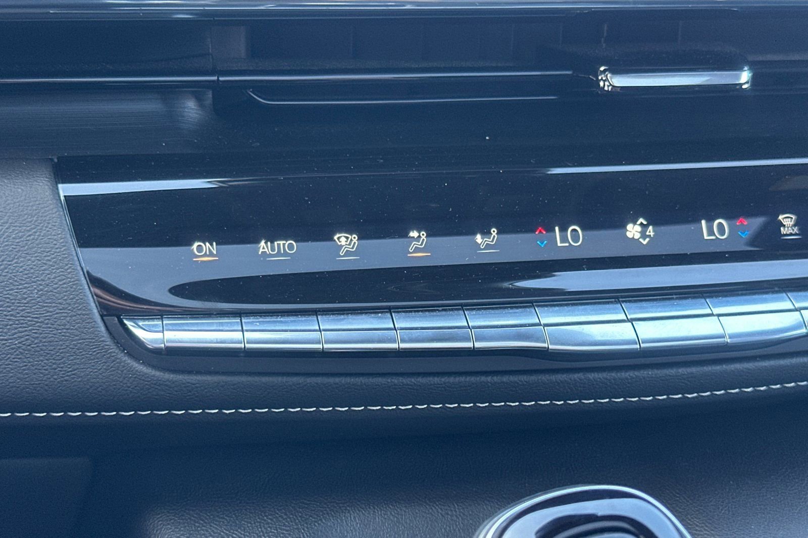 Certified 2023 Cadillac Escalade ESV Sport w/ LPO, ONYX Package image 28