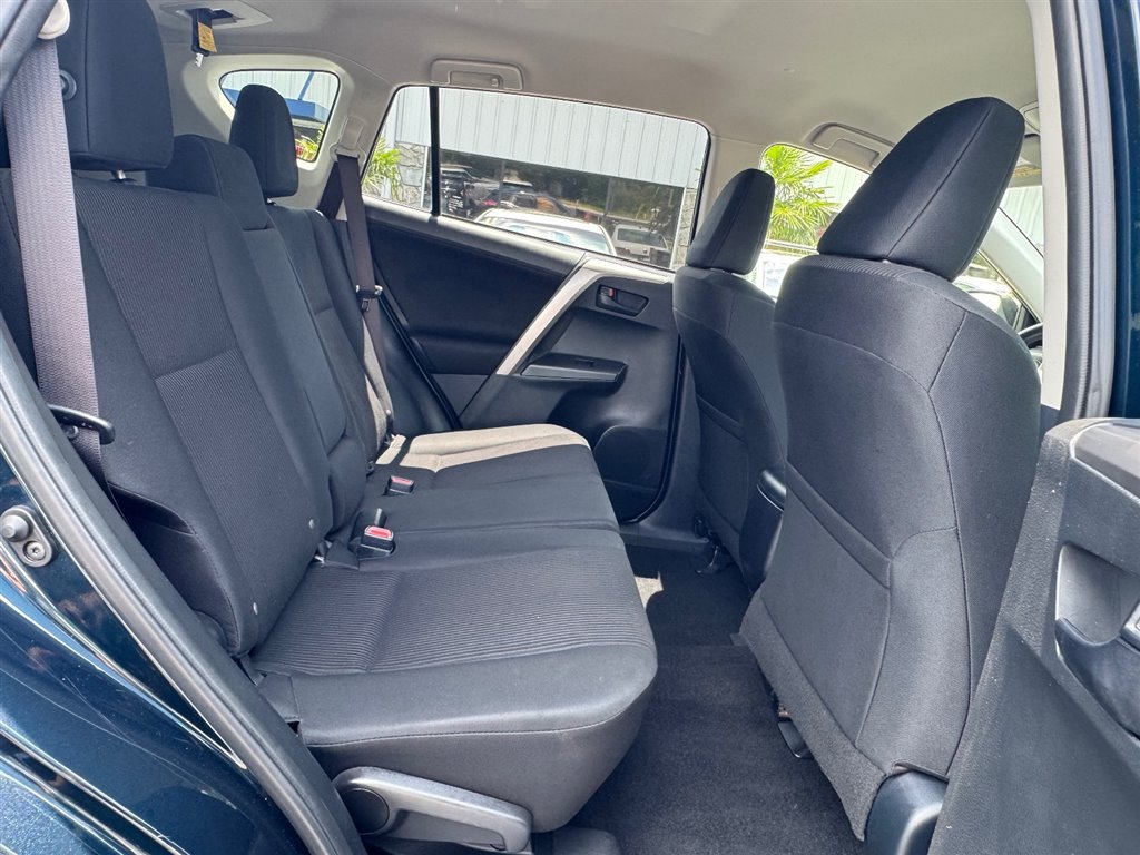 Used 2018 Toyota RAV4 LE w/ All Weather Liner Package AWD/4WD image 21