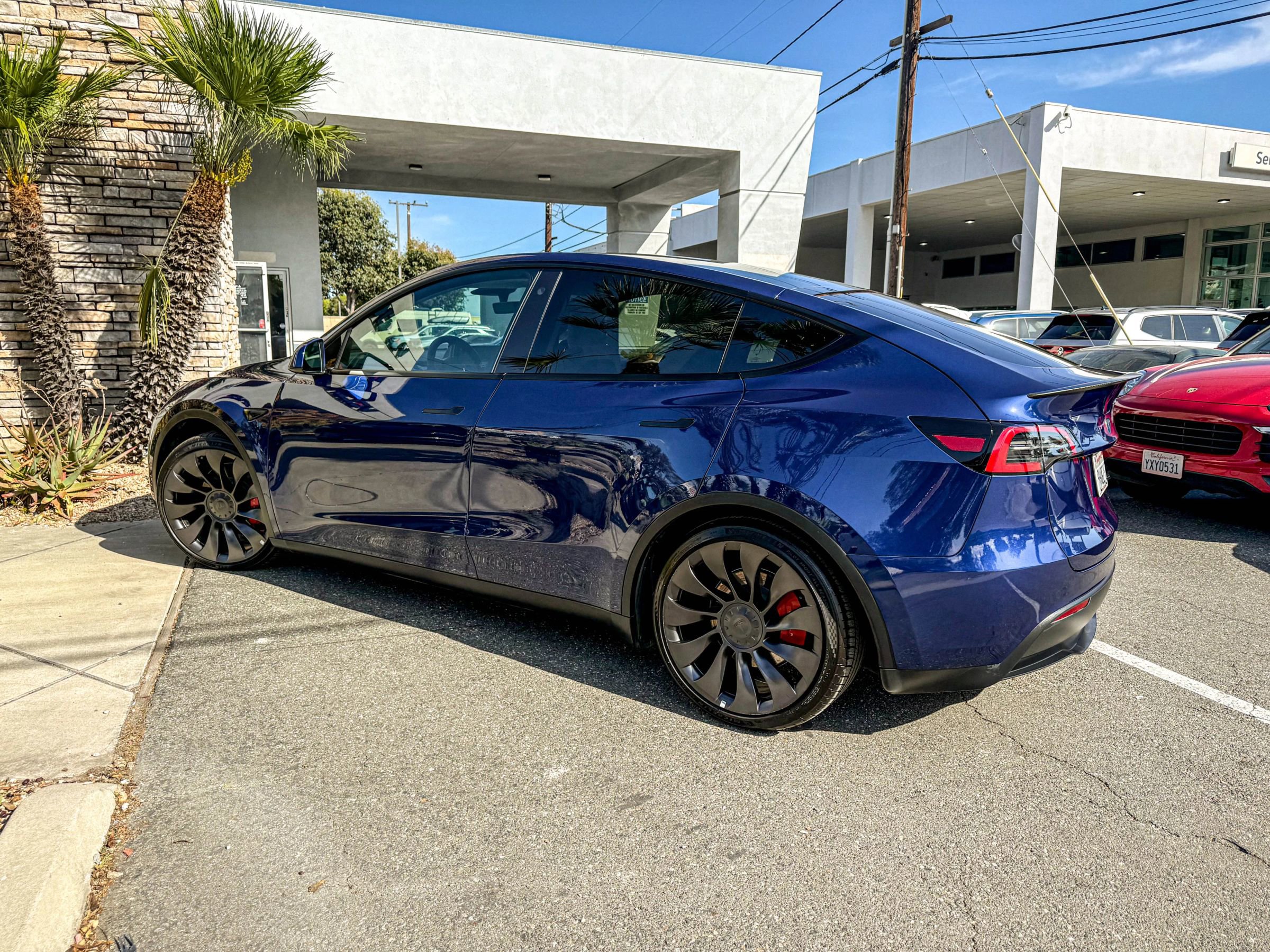 Used 2023 Tesla Model Y Performance image 3