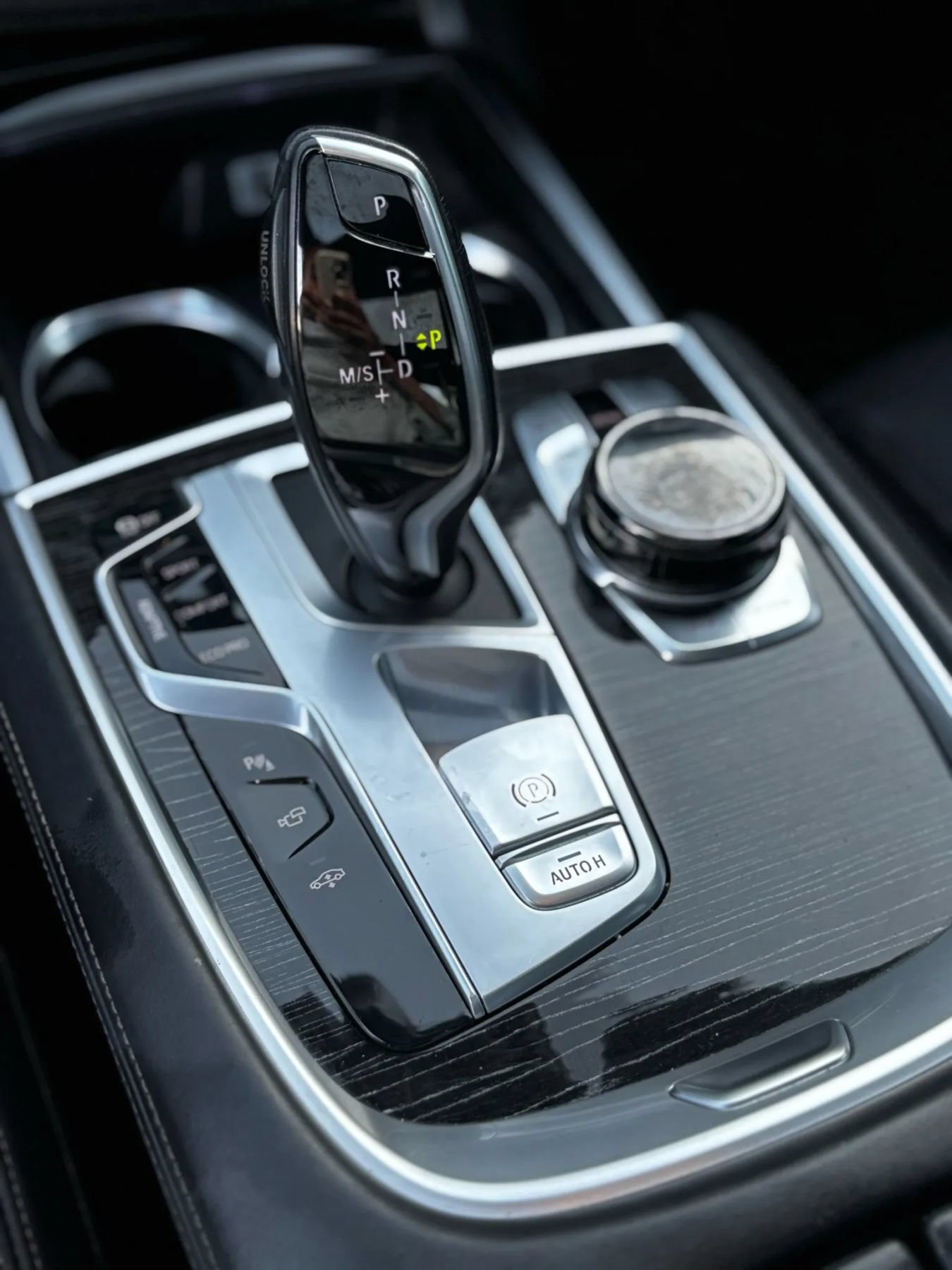 Used 2017 BMW 750i RWD image 32