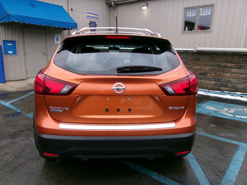 Used 2017 Nissan Rogue Sport SV w/ SV Premium Package AWD/4WD image 4