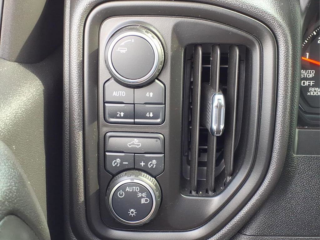 Used 2025 Chevrolet Silverado 1500 Custom Trail Boss w/ Turbomax Blackout Package image 30