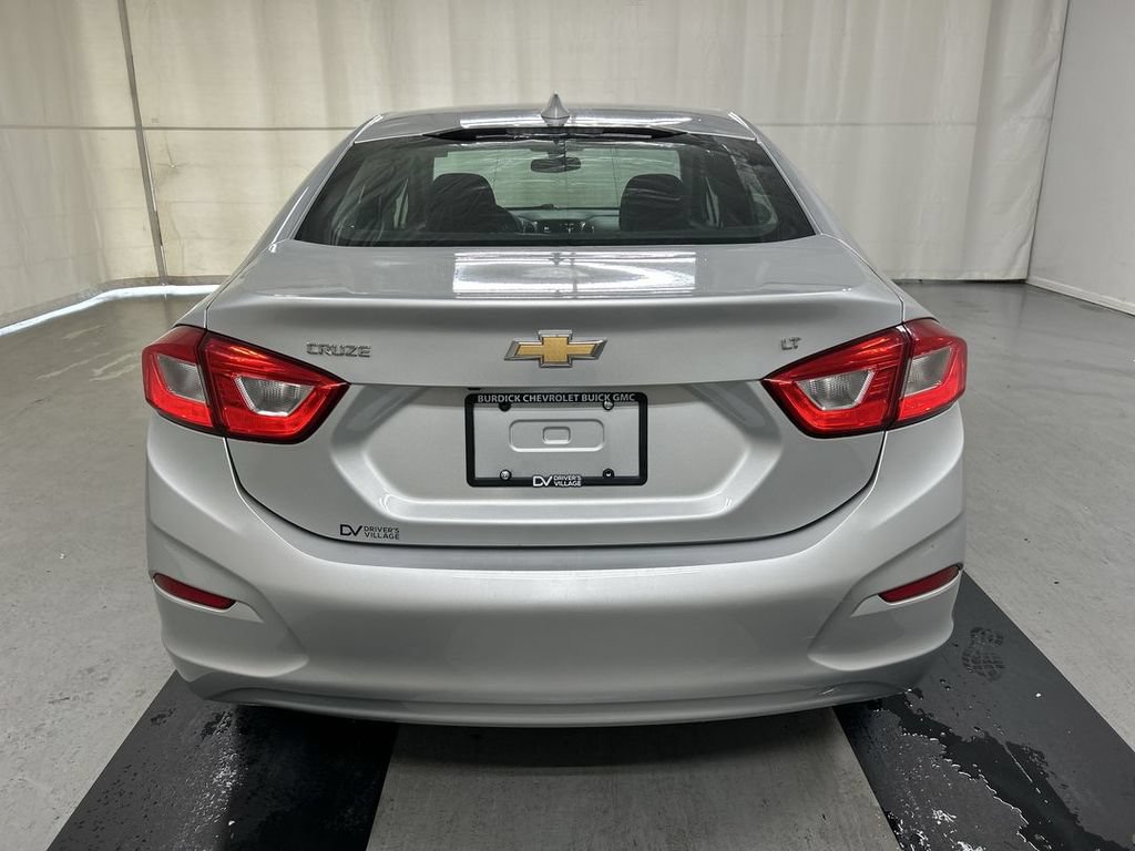 Used 2017 Chevrolet Cruze LT FWD image 20