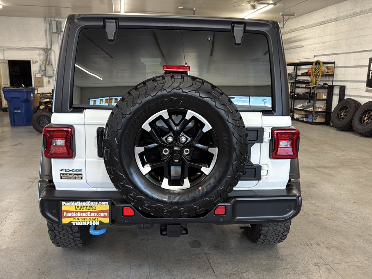 Used 2024 Jeep Wrangler Unlimited Rubicon 4xe w/ Technology Group AWD/4WD image 3