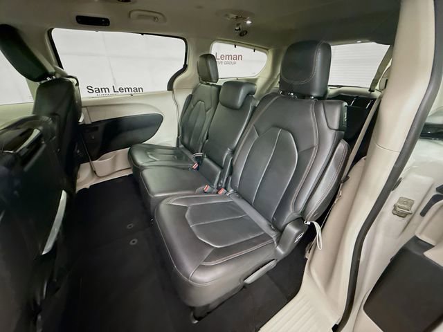 Used 2018 Chrysler Pacifica Touring-L Plus w/ Tire & Wheel Group image 24