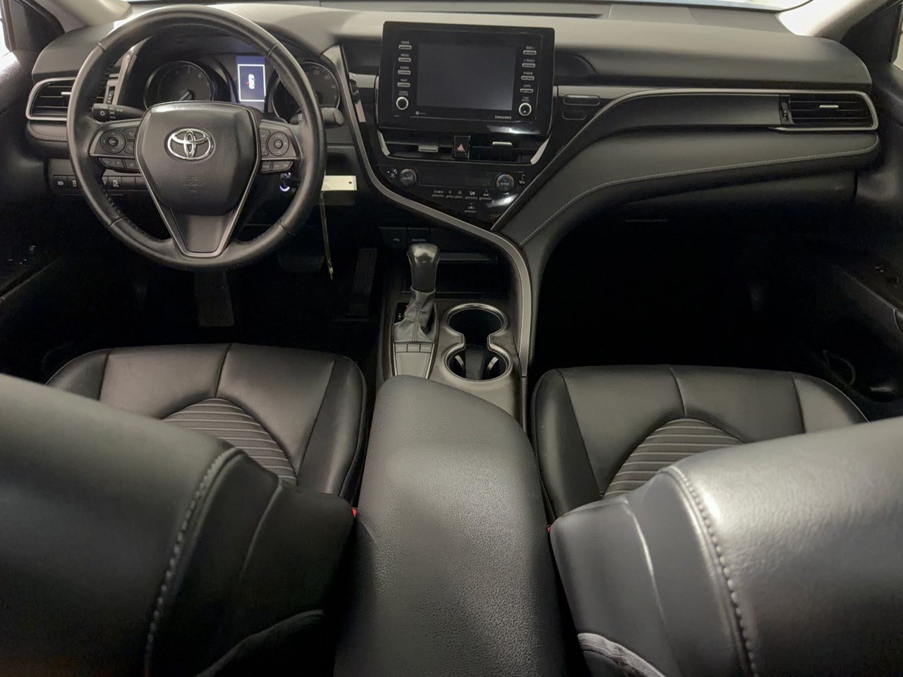 Used 2024 Toyota Camry SE FWD image 17