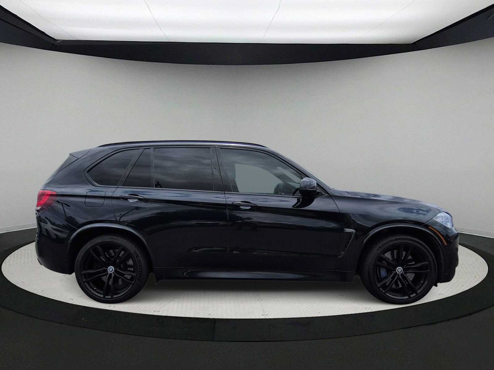 Used 2018 BMW X5 M AWD/4WD image 9