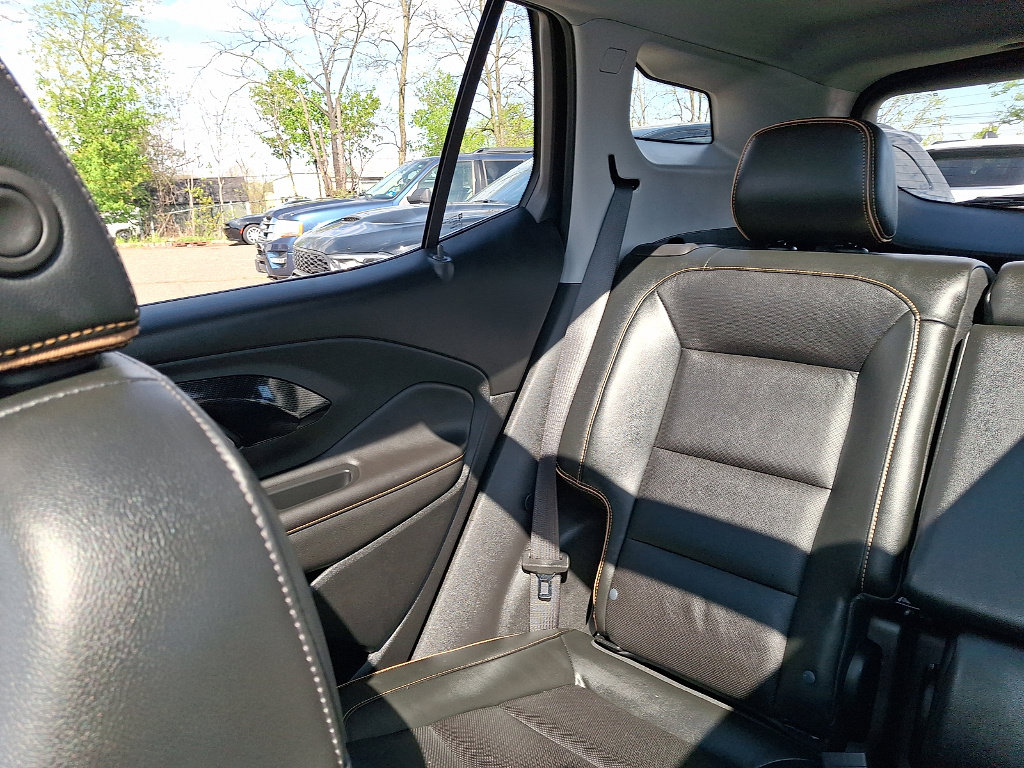 Used 2022 GMC Terrain AT4 w/ LPO, Floor Liner Package AWD/4WD image 28