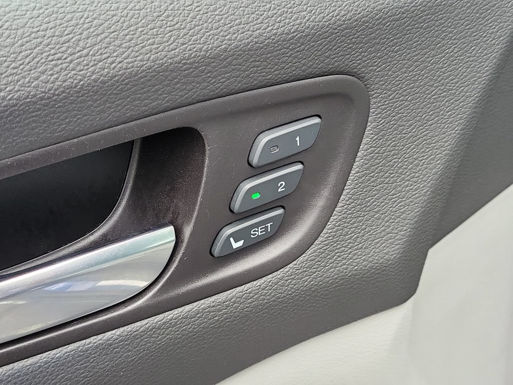 Used 2020 Acura MDX w/ Technology Package FWD image 18