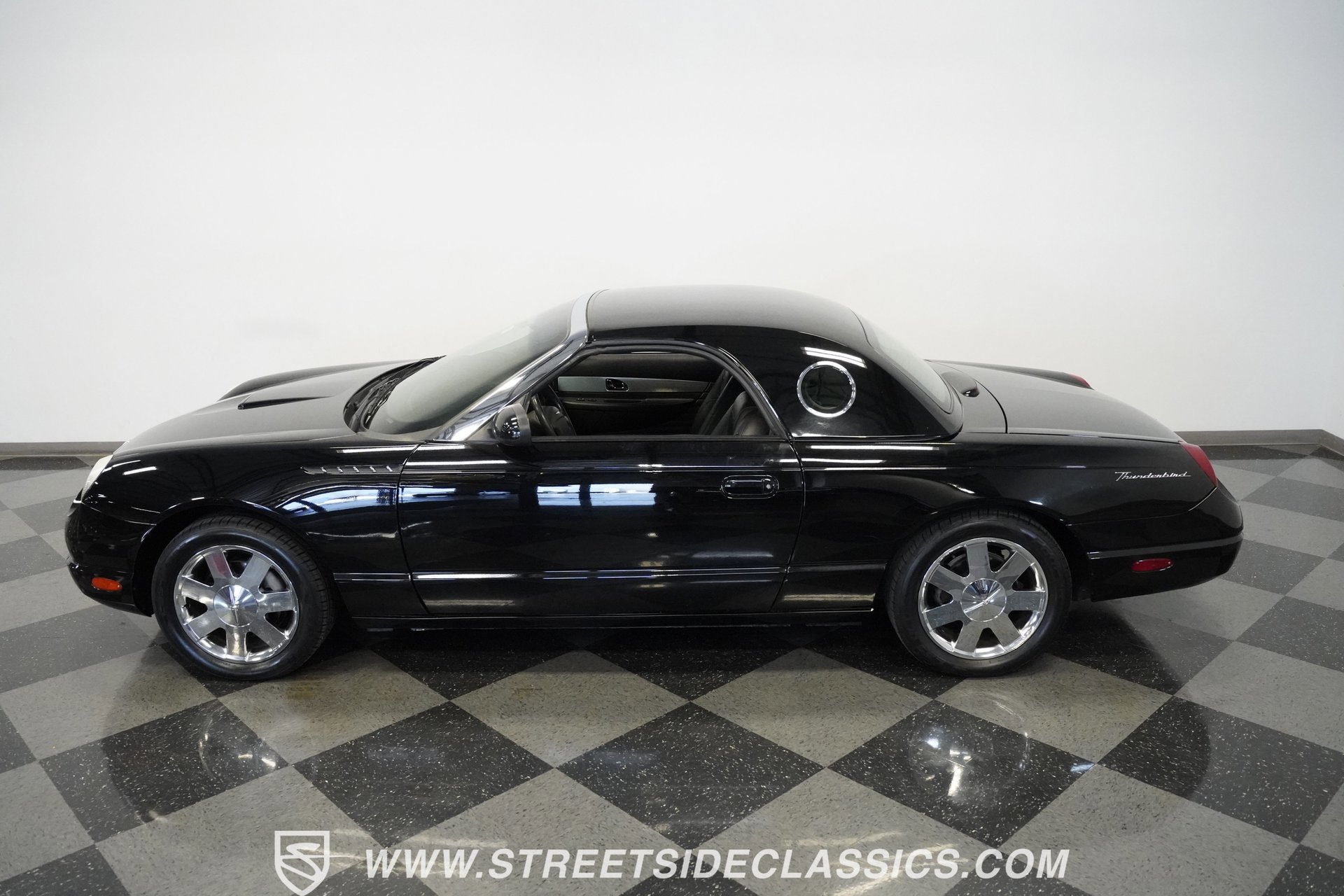 Used 2002 Ford Thunderbird image 10