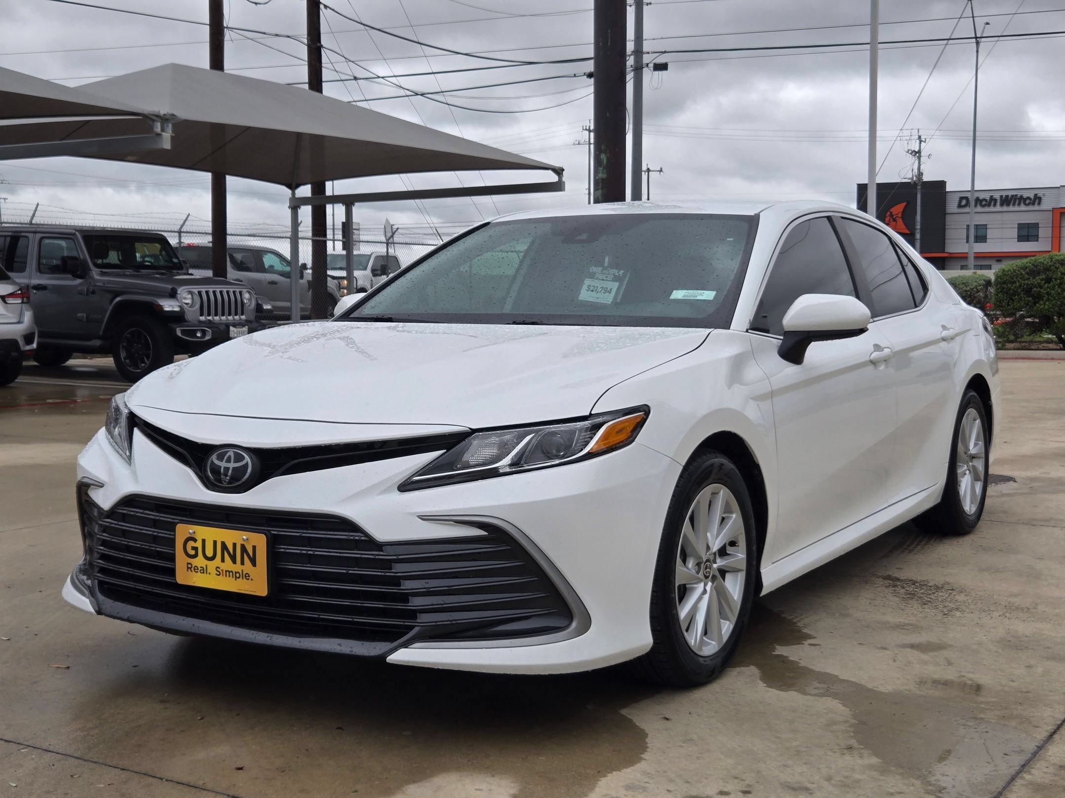 Used 2023 Toyota Camry LE FWD image 3