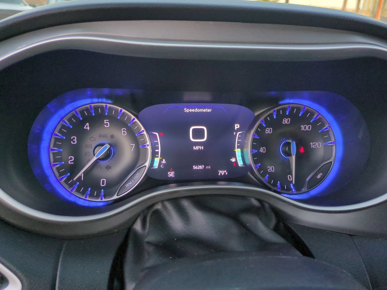 Used 2023 Chrysler Pacifica Touring-L FWD image 11