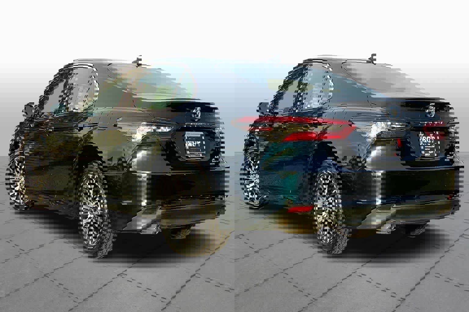 Used 2021 Toyota Camry XLE image 12