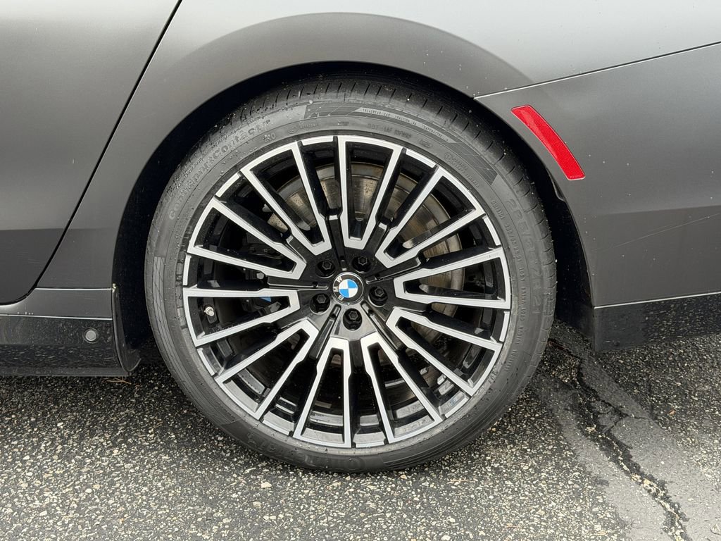 Used 2025 BMW i7 M70 image 15