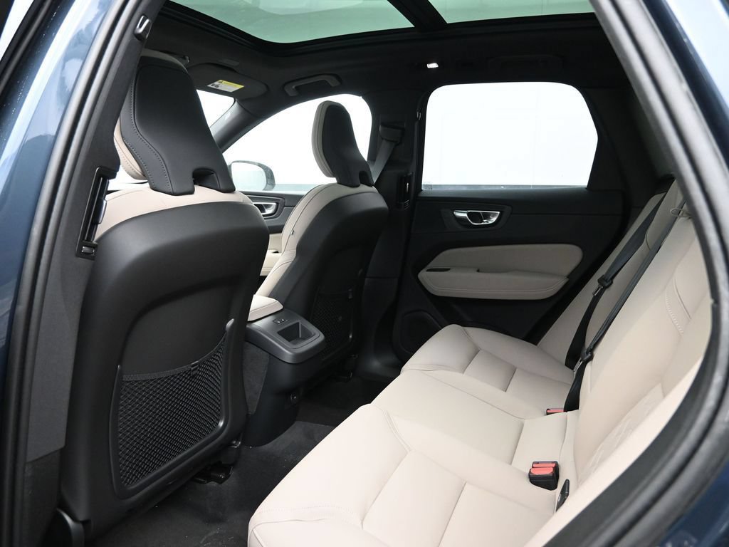 New 2026 Volvo XC60 B5 Plus w/ Protection Package Premier AWD/4WD image 23