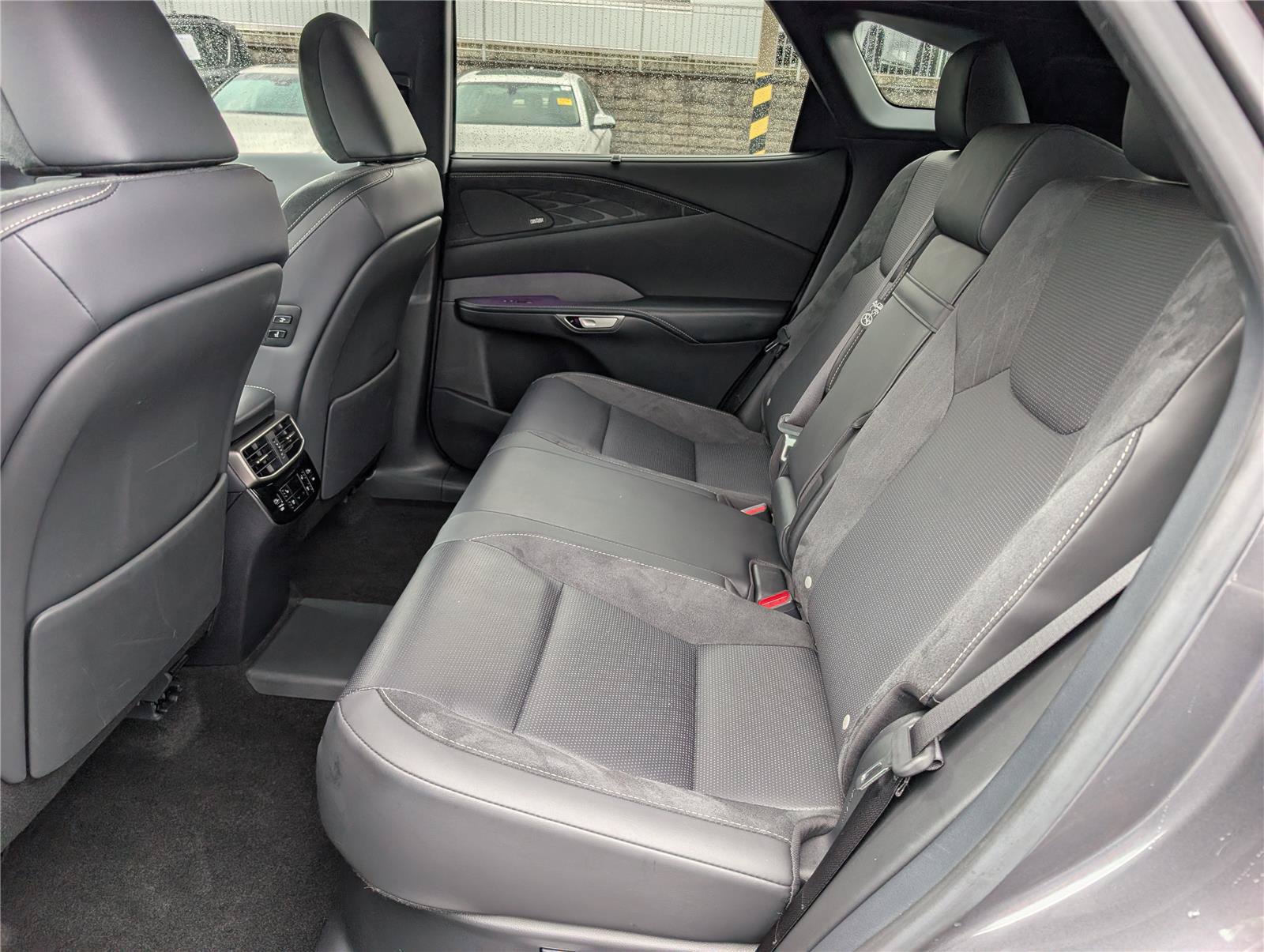 Used 2025 Lexus RX 450h AWD w/ Convenience Package image 15