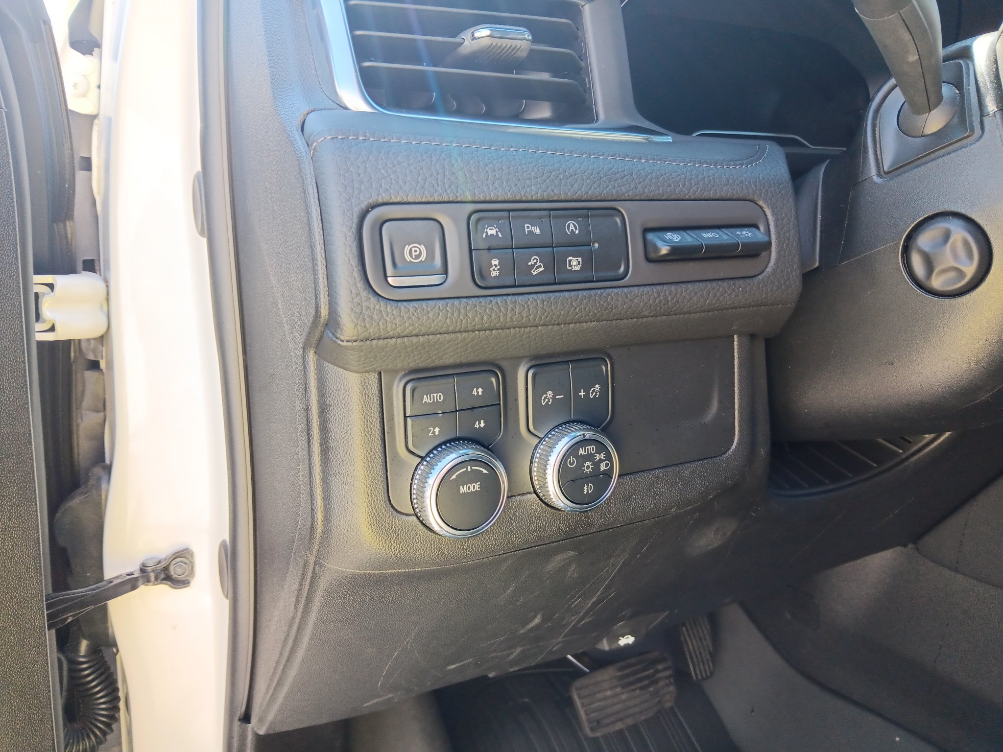 Used 2024 GMC Yukon XL Denali w/ LPO, Floor Liner Package AWD/4WD image 16