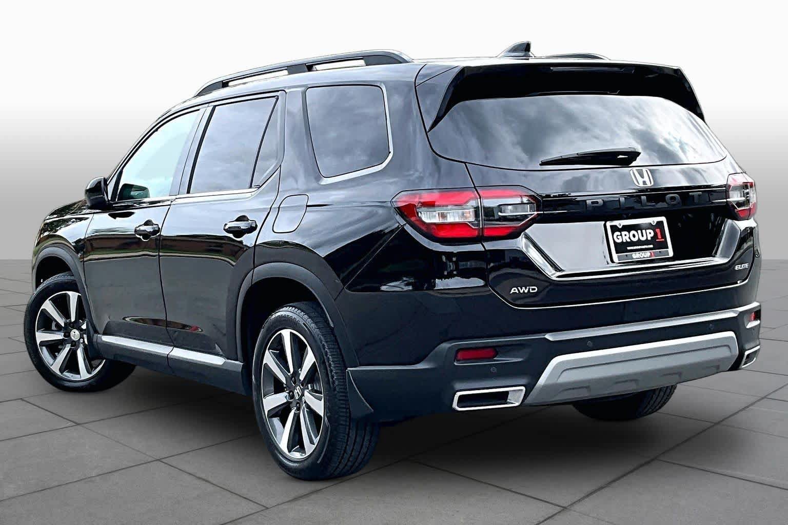 Used 2023 Honda Pilot Elite image 12