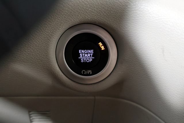 Used 2024 Chrysler Pacifica Touring-L FWD image 27