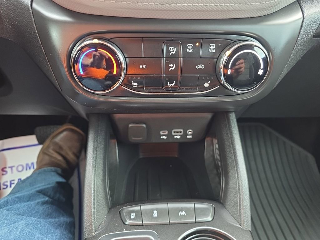 Used 2023 Chevrolet TrailBlazer LT FWD image 19