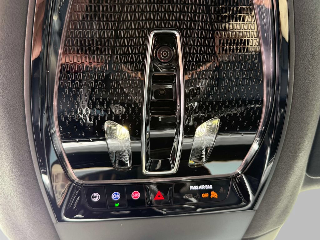 Used 2025 Cadillac Escalade IQ Luxury 2 w/ LPO, Premium Carpet Package AWD/4WD image 27