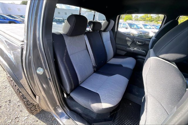 Used 2020 Toyota Tacoma TRD Sport AWD/4WD image 26